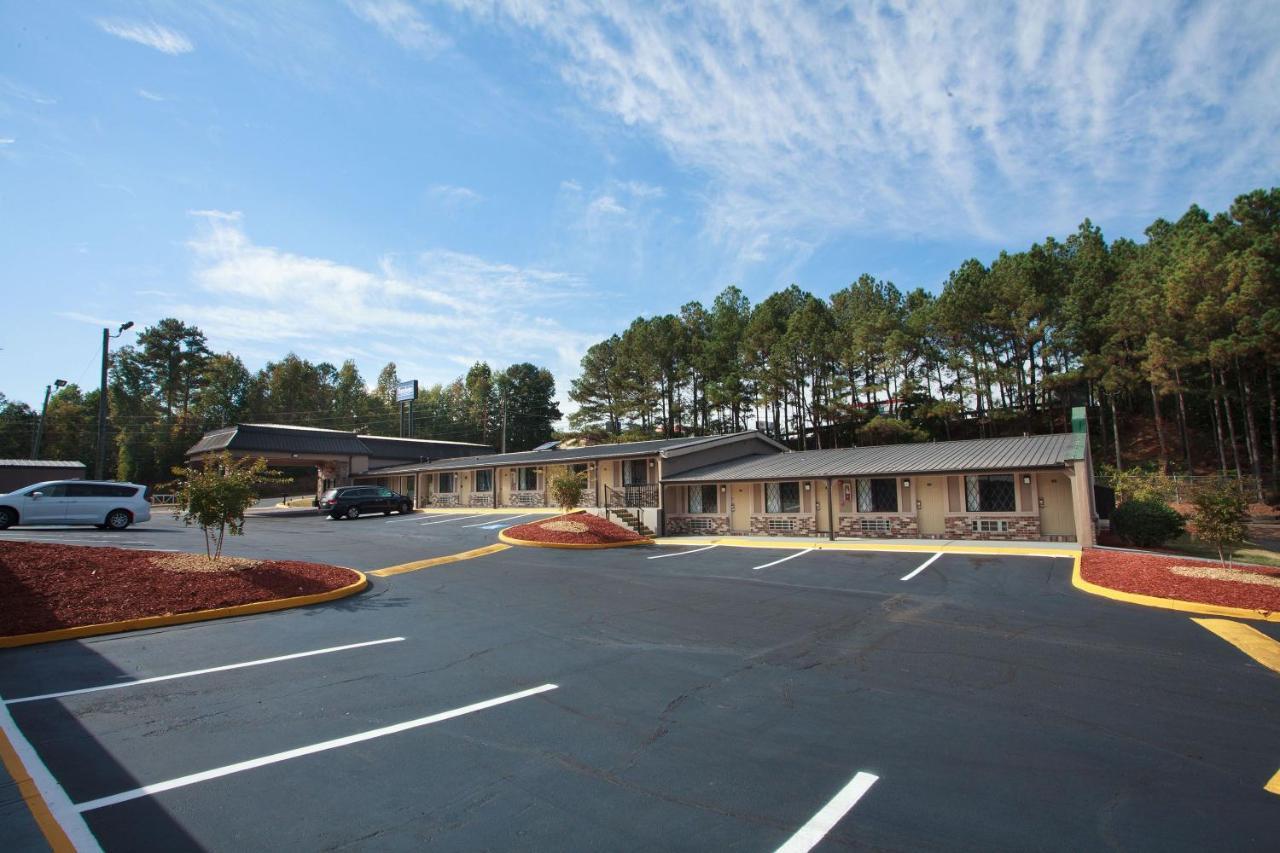 Travelodge By Wyndham Macon West Экстерьер фото