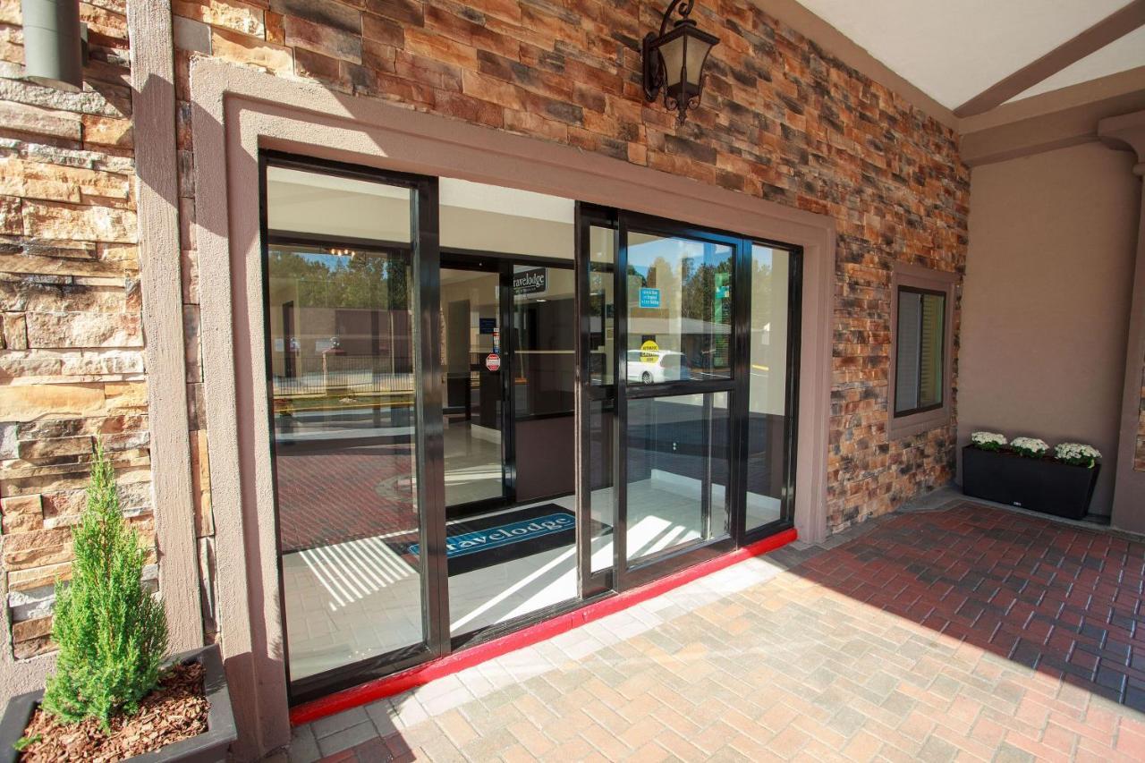 Travelodge By Wyndham Macon West Экстерьер фото