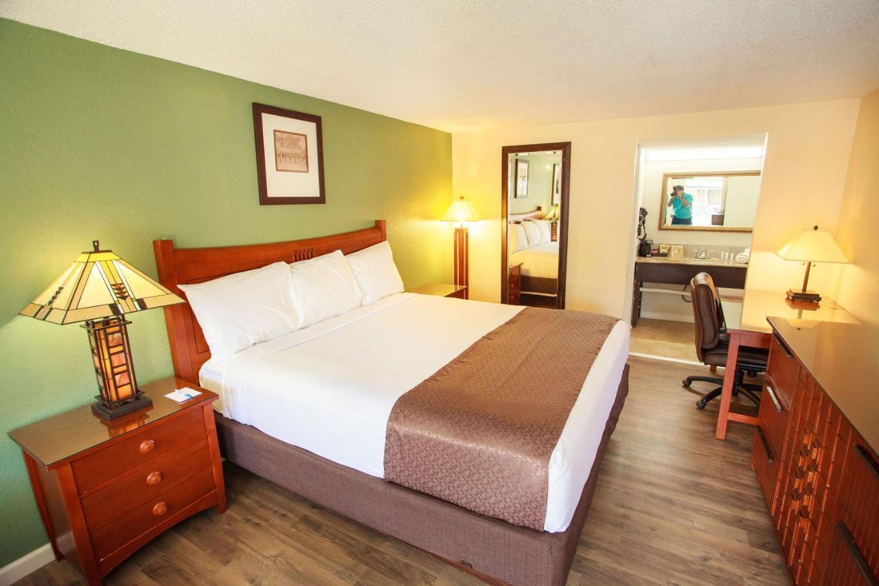 Travelodge By Wyndham Macon West Экстерьер фото