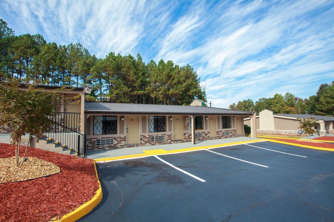 Travelodge By Wyndham Macon West Экстерьер фото
