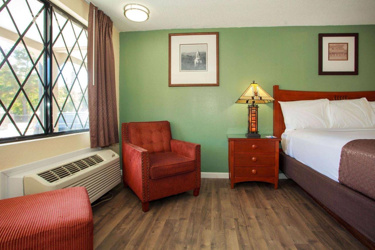Travelodge By Wyndham Macon West Экстерьер фото